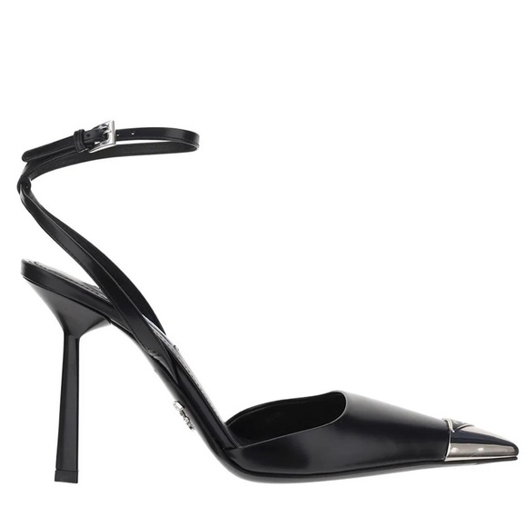 Prada
Prada Logo Plaque Pointed Toe Pumps - Picture 3 of 10
